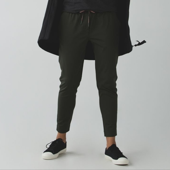 Lululemon Jet Crop Slim Luxtreme Gator Fatigue Military Olive Green Pants Size 2 - Picture 2 of 7